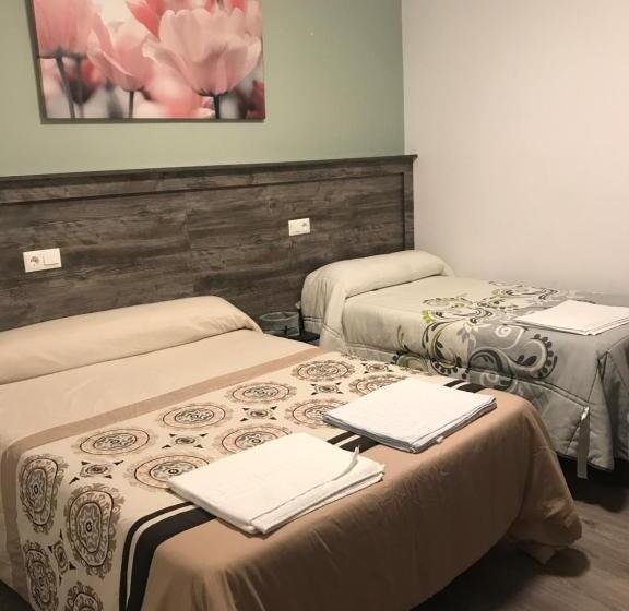 Номер Стандарт Трехместный, Hostal Imperio