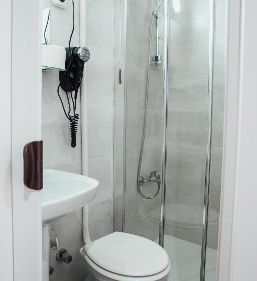 Номер Стандарт, Hostal Ruta De Francia