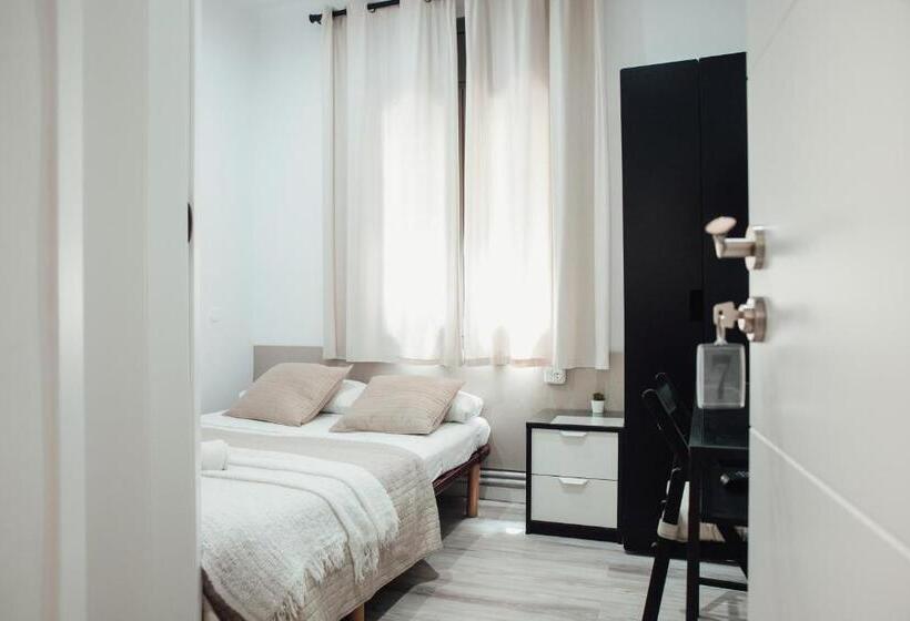 Номер Стандарт, Hostal Ruta De Francia