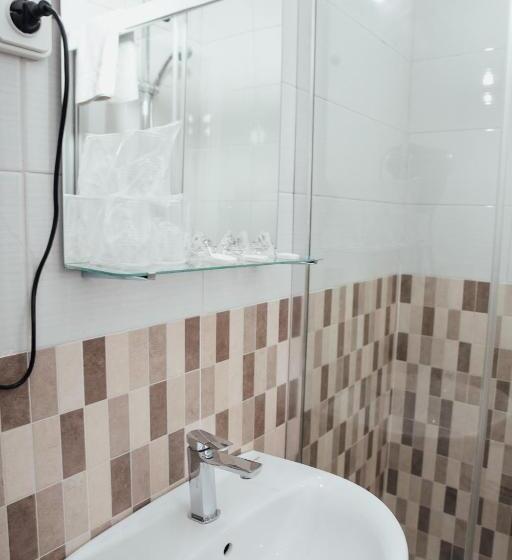 Номер Стандарт, Hostal Ruta De Francia