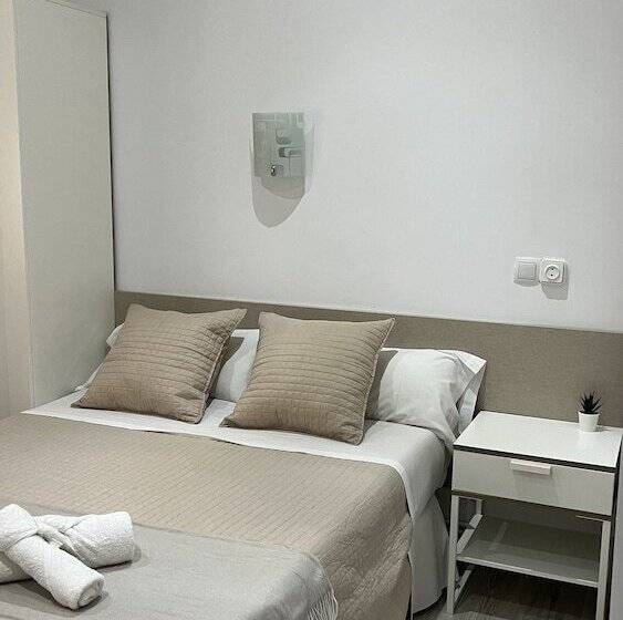 Номер Стандарт, Hostal Ruta De Francia