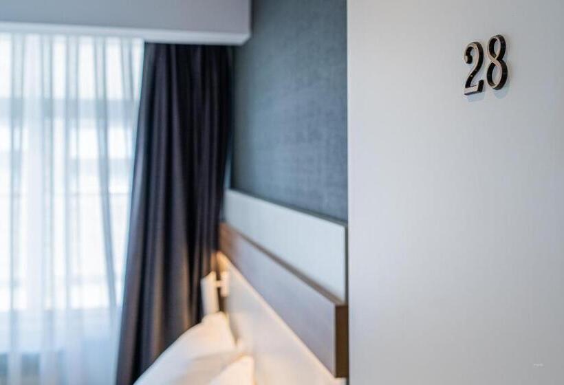 Quarto Deluxe, Silva