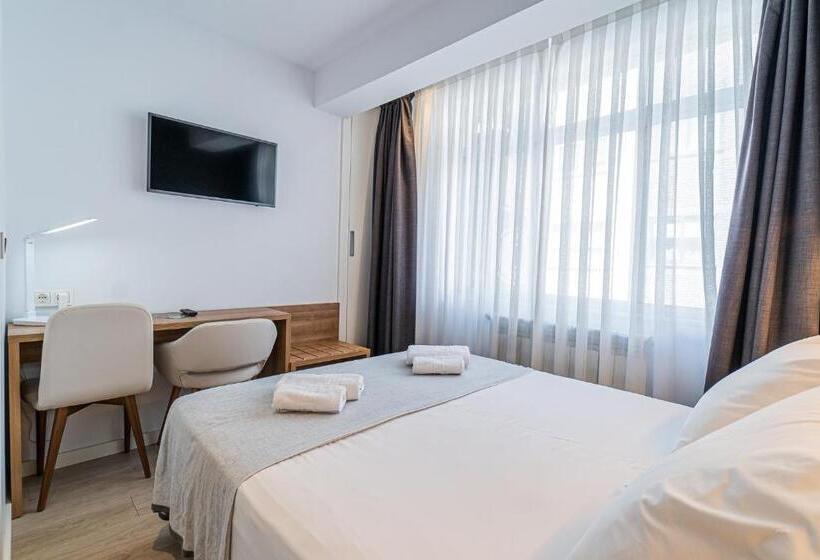 Quarto Deluxe, Silva
