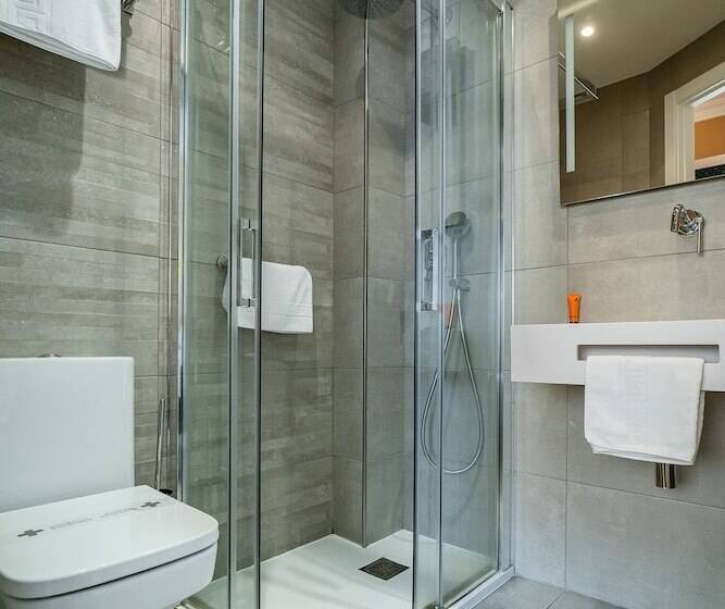 Quarto Deluxe, Silva