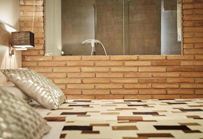 Семейный Номер, Hostal Crisami