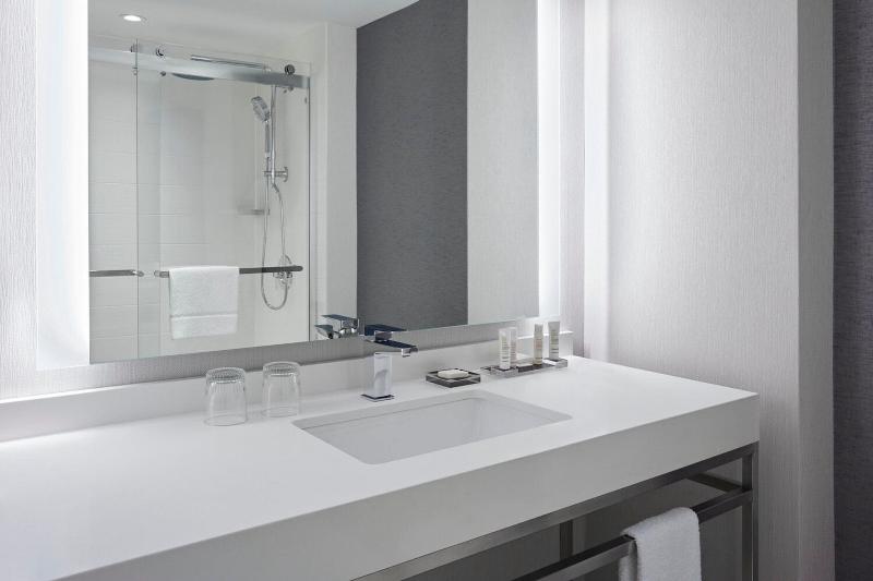 四人标准间, Hospedium Hostal Un Punto Chic