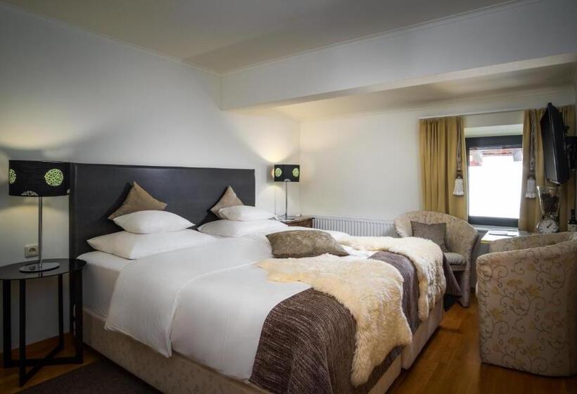 Quarto Economy, Bergkristall Oberlech