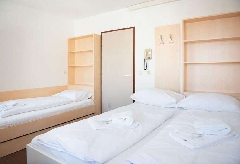 تختخواب در اتاق مشترک, Mynext   Riverside Hotel Salzburg