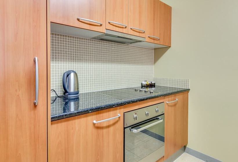 침실 2개 아파트, Hillcrest Apartment