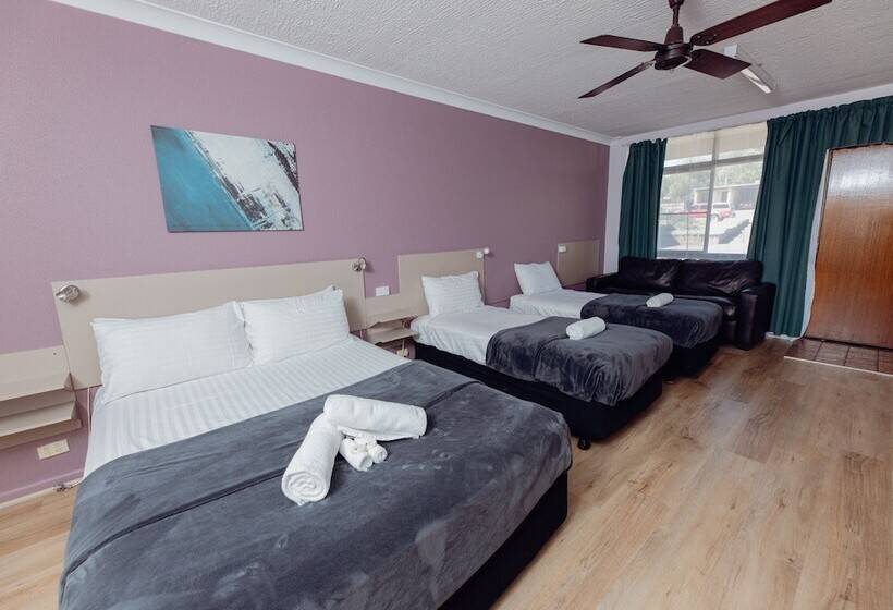 Семейный Номер, Cumberland Motor Inn