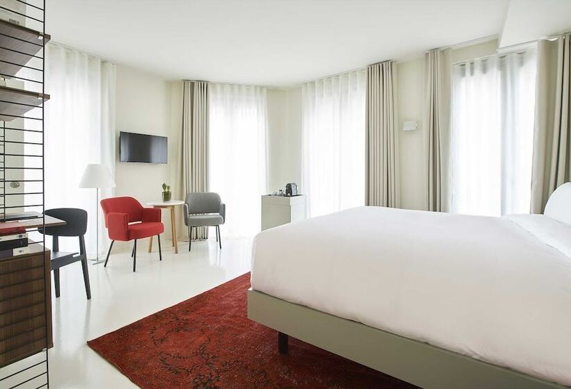 Quarto Club, 9hotel Sablon