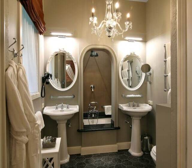Полулюкс, Boutique Hotel De Castillion   Small Elegant Family