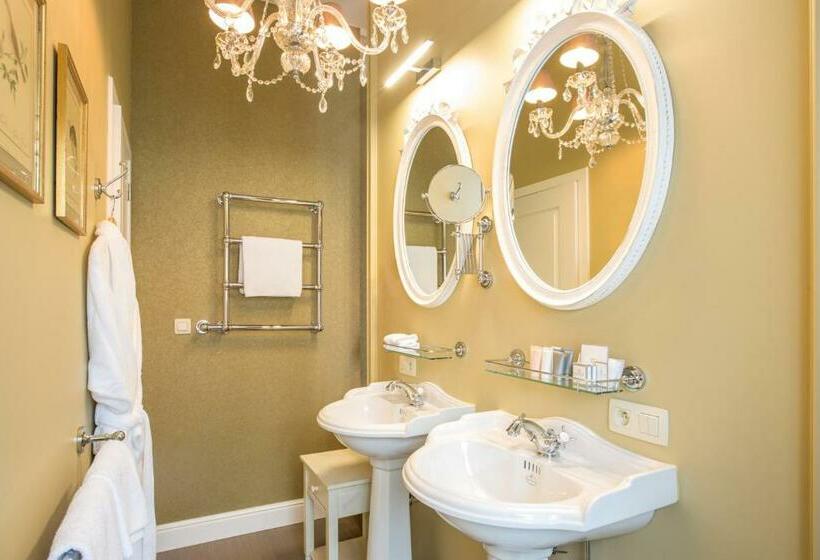 Номер Deluxe, Boutique Hotel De Castillion   Small Elegant Family