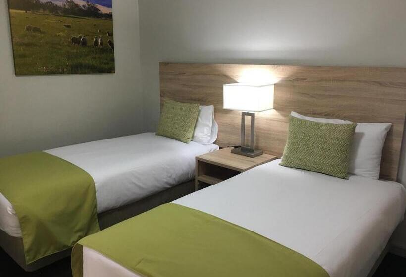 침실 2개 아파트, Quality Inn Carriage House