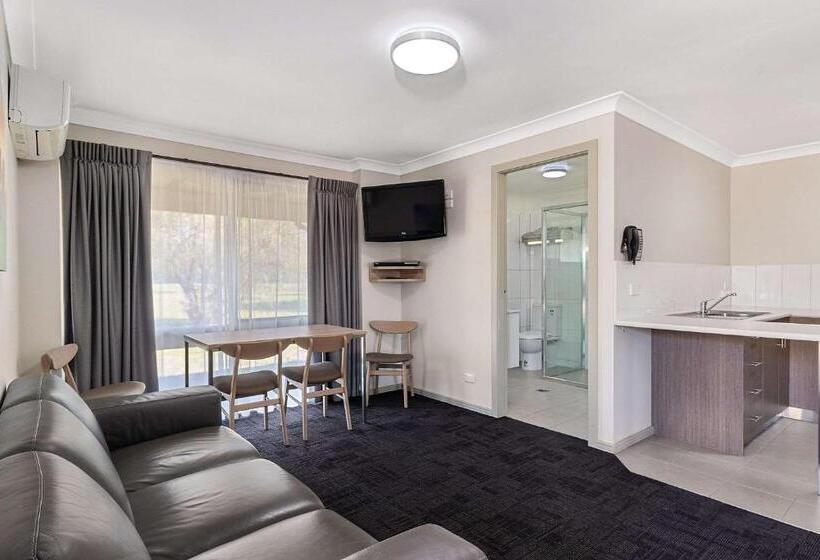 Апартаменты 2 Спальни, Quality Inn Carriage House