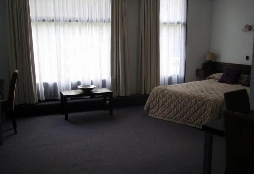 经济房, West Coaster Motel