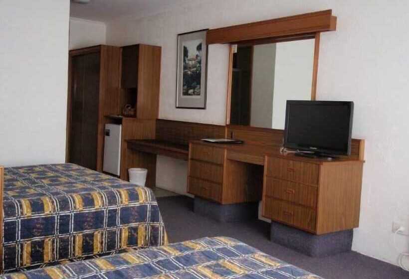 经济房, West Coaster Motel