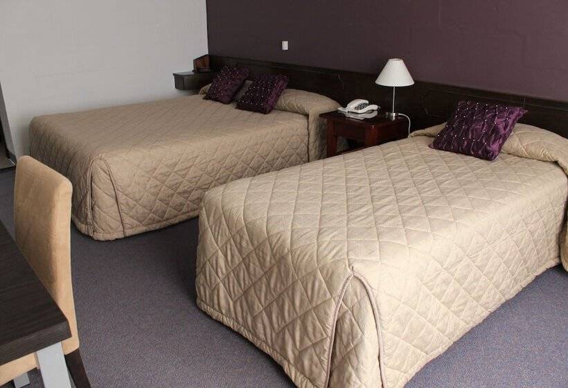 经济房, West Coaster Motel