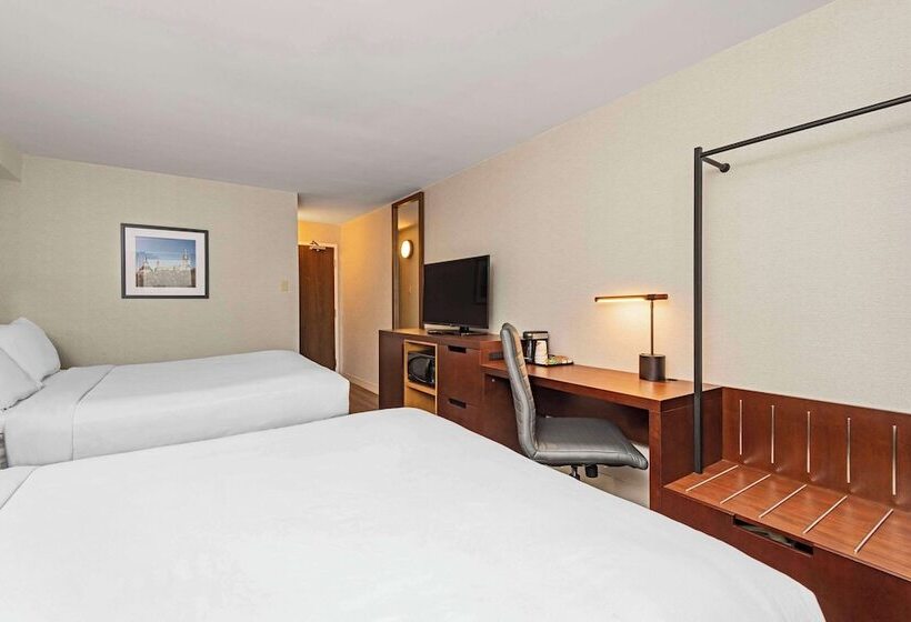 Номер Стандарт 2 Двуспальные Кровати, Comfort Inn