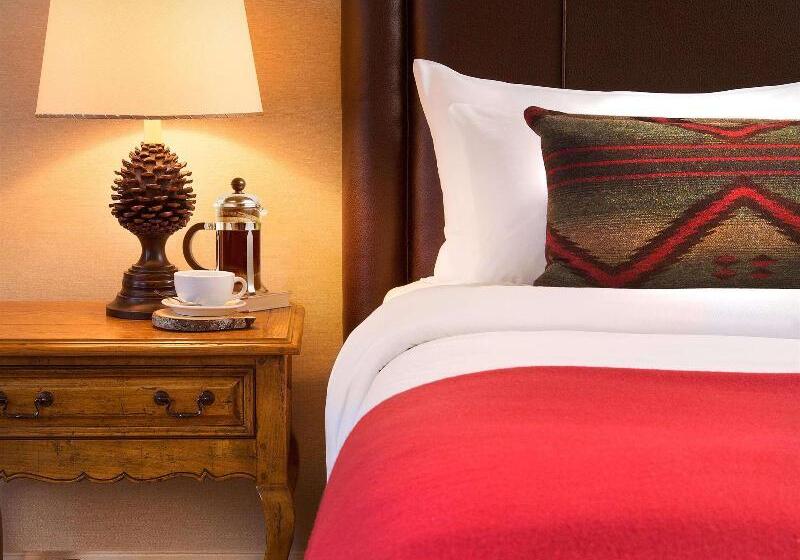 Номер Deluxe, Fairmont Chateau Whistler