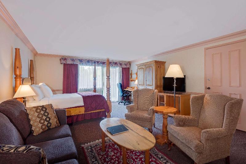 스위트 퀸침대, Ramada By Wyndham Pinewood Park Resort North Bay