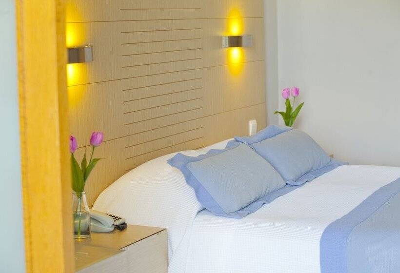Quarto Estandar Vista Mar Lateral, Louis Ledra Beach