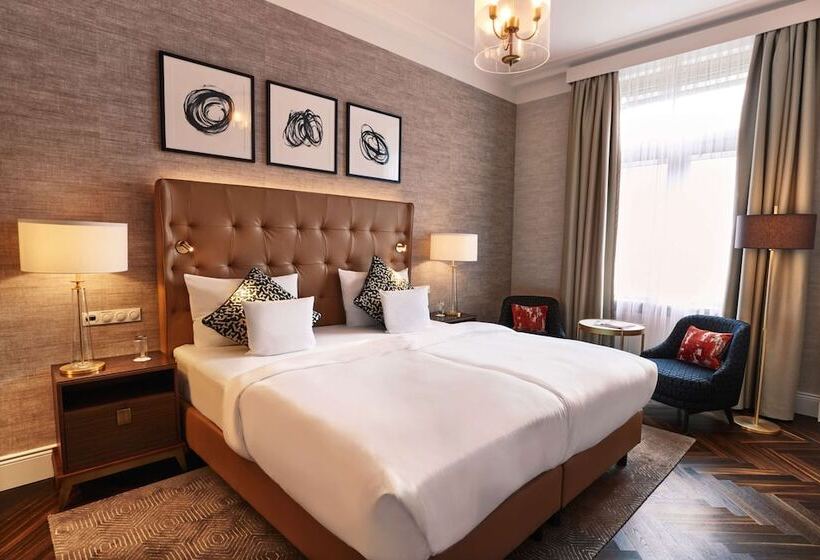 Номер Deluxe, Steigenberger Icon Parkhotel Düsseldorf