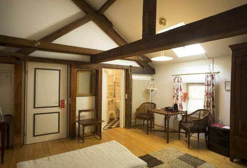Номер Стандарт, Altes Pfarrhaus Beaumarais