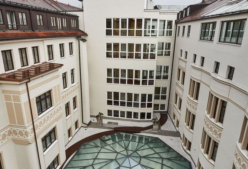 Полулюкс, Vier Jahreszeiten Kempinski München