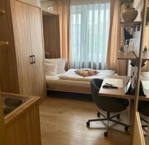 Студия Стандарт, Stadthotel Geis