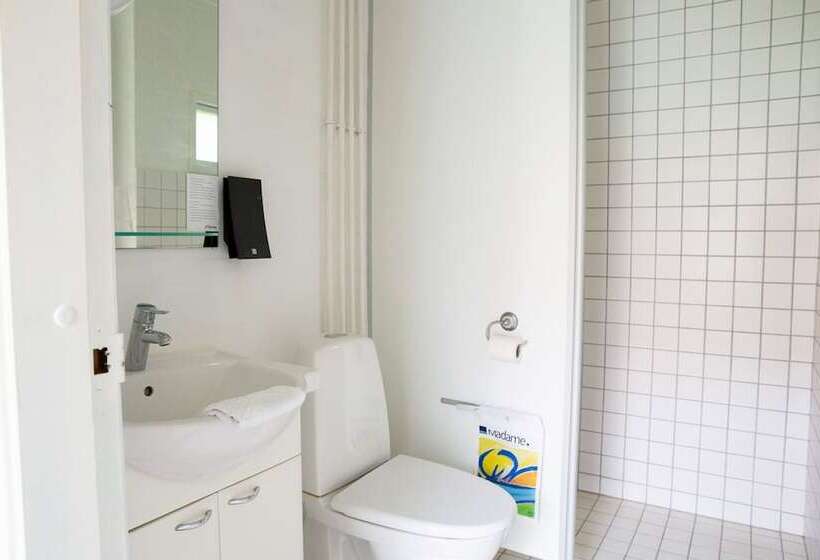 Habitación Triple Estándar, Troense