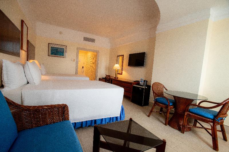 Quarto Superior Individual, Colon Salinas