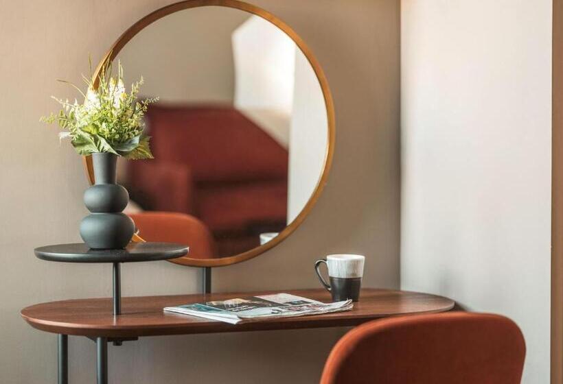 Трехместный Номер Deluxe с Видом, Maisons Du Monde Hôtel & Suites   Marseille Vieux Port