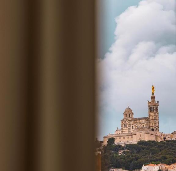 Полулюкс, Maisons Du Monde Hôtel & Suites   Marseille Vieux Port
