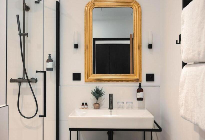 Полулюкс, Maisons Du Monde Hôtel & Suites   Marseille Vieux Port