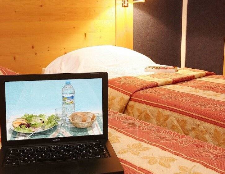 Номер Стандарт, Brit Hotel Vallee Du Lot