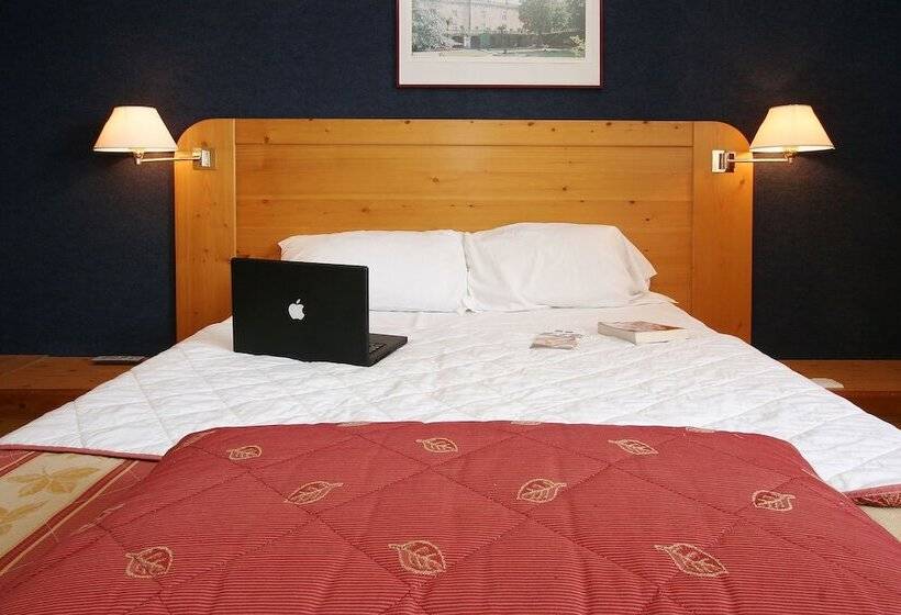 Семейный Номер, Brit Hotel Vallee Du Lot