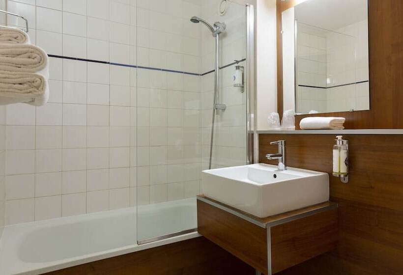 Номер Стандарт Двуспальная Кровать, Comfort Hotel Lille Lomme