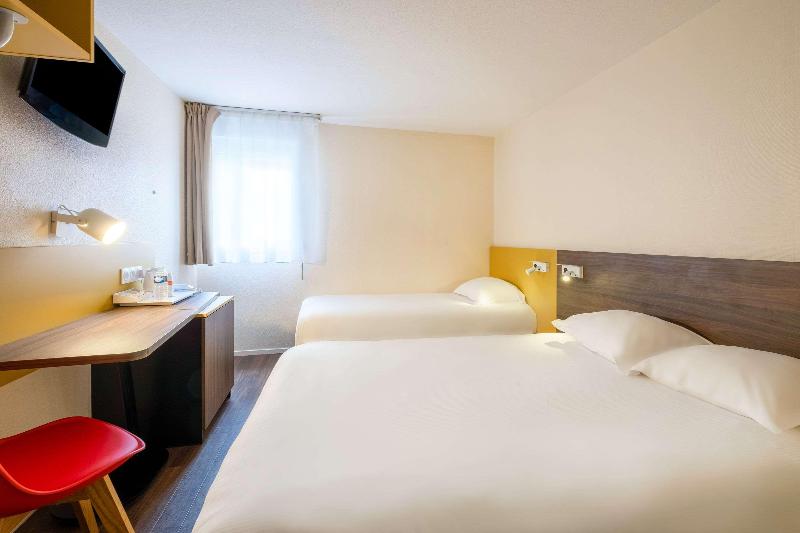 Номер Стандарт Трехместный, Comfort Hotel Lille Lomme