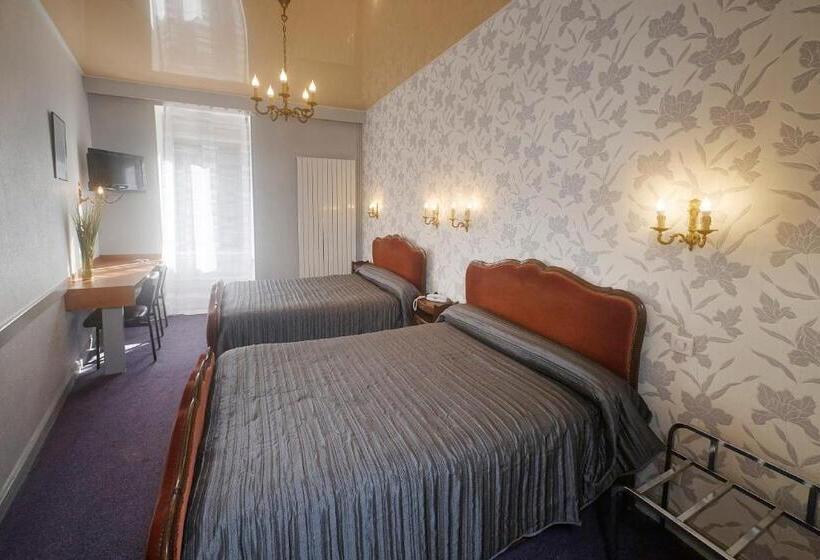 Четырехместный Номер Стандарт, Hôtel Le Lons