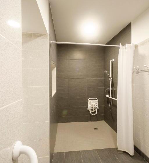 Номер Стандарт Трехместный, Hôtel Le Lons