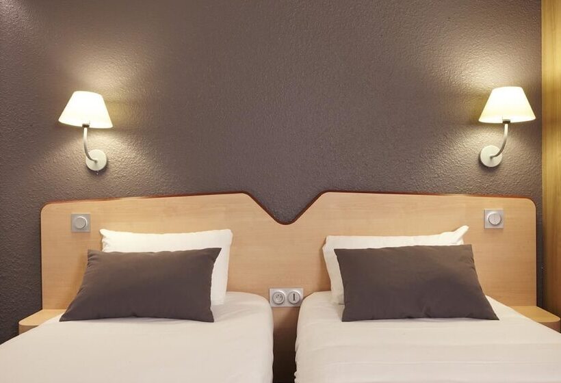 스탠다드 룸, Kyriad Hotel Laval