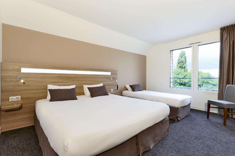 스탠다드 트리플 룸, Kyriad Hotel Laval