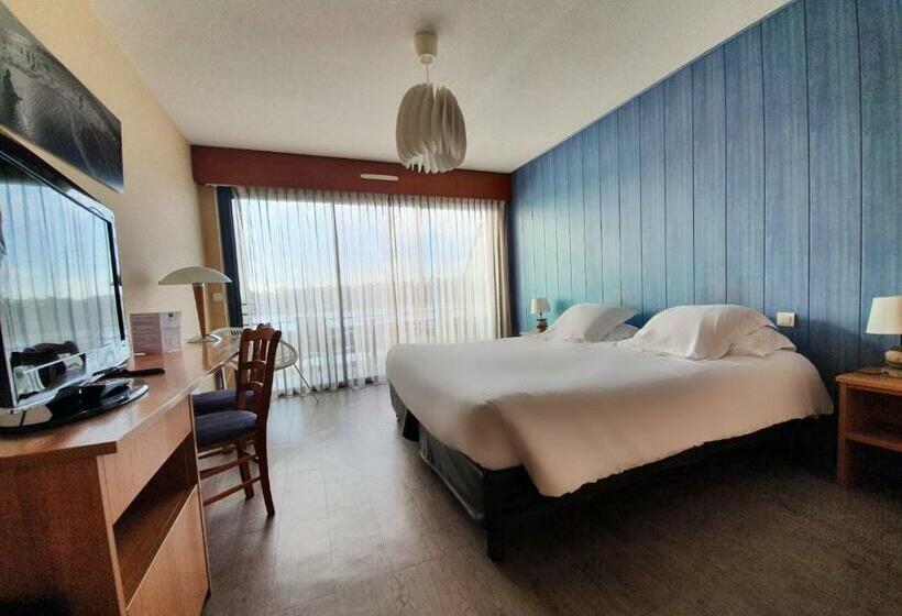 Номер Стандарт Вид на Озеро, Le Pavillon Bleu