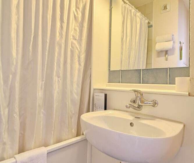 Номер Стандарт, Campanile Paris Ouest  Boulogne