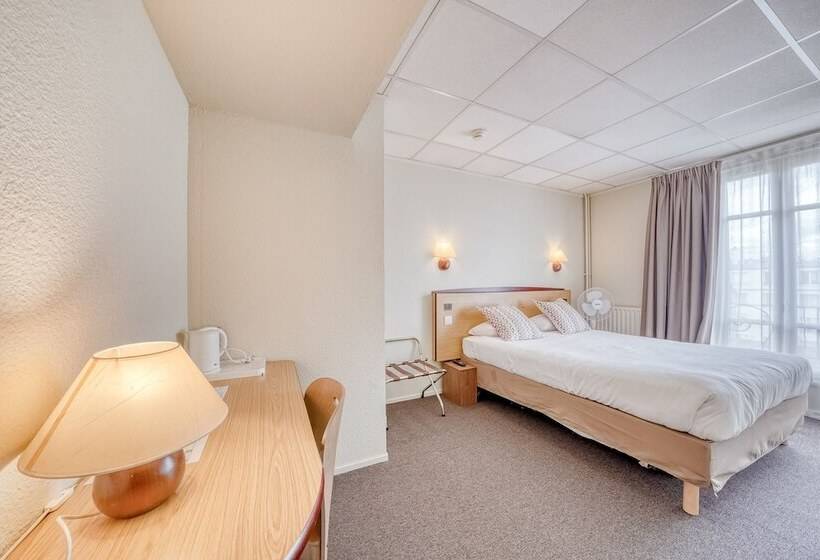 Номер Стандарт, Campanile Paris Ouest  Boulogne
