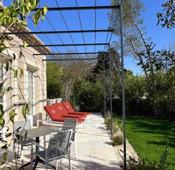 프레스티지 스위트, Domaine De Valmouriane