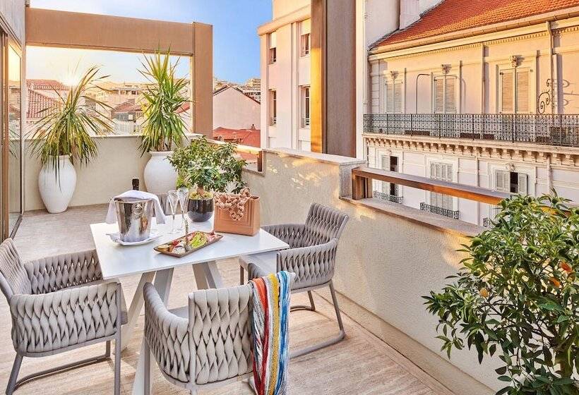 디럭스 스위트, Hôtel Barrière Le Gray D Albion
