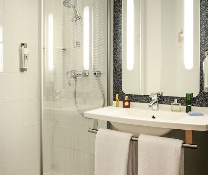 Номер Стандарт, Ibis Saintomer Centre