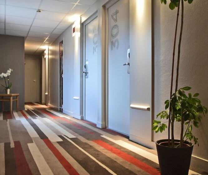 Номер Стандарт, Ibis Saintquentin Basilique